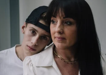 عمل جراحی جدید، زندگی نوجوان ۱۷ ساله دانمارکی مبتلا به میگرن را تغییر داد