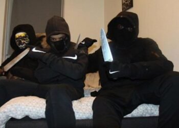 پایان نیم قرن سیاست تکریم مجرمین چپی-سوسیالیستی