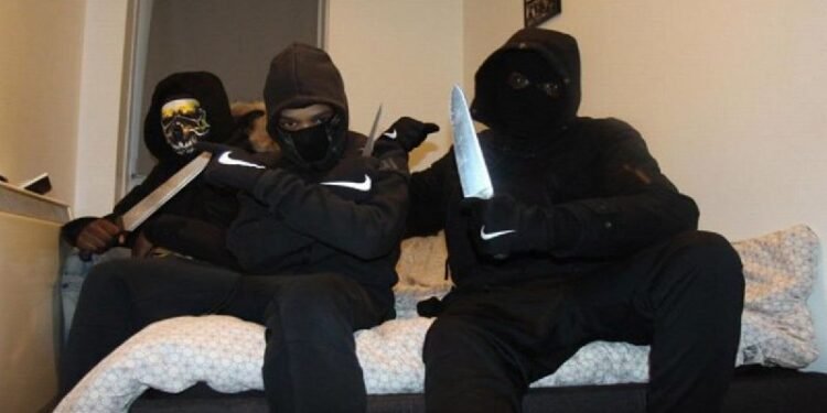 پایان نیم قرن سیاست تکریم مجرمین چپی-سوسیالیستی