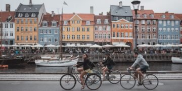 هواشناسی برای روز پنج شنبه 16 اکتبر، آسمان دانمارک را نیمه ابری و آفتابی پیش‌بینی کرد.