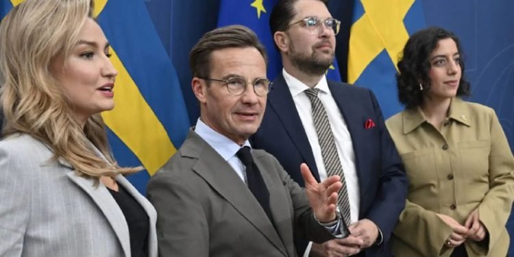 نخست وزیر سوئد: بودجه بیشتر برای سخت‌تر کردن قوانین تابعیتنخست‌وزیر سوئد، اولف ک…