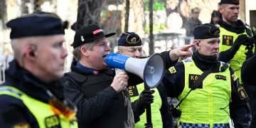 پالودان، راستگرای افراطی دانمارک از زندان خلاص شددادگاه تجدیدنظر حکم علیه راسموس…