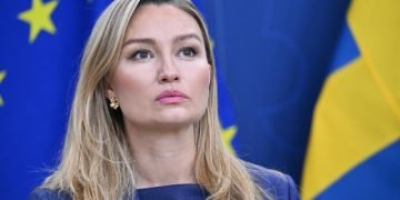 اسلام باید با سوئد سازگار شودابا بوش، رهبر حزب دموکرات مسیحی سوئد، اعلام کرد که …