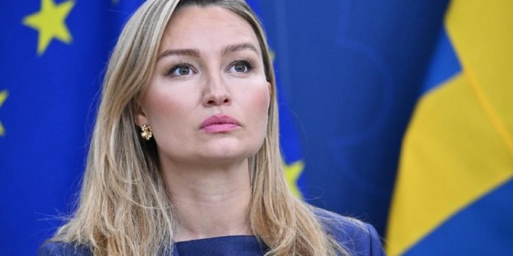 اسلام باید با سوئد سازگار شودابا بوش، رهبر حزب دموکرات مسیحی سوئد، اعلام کرد که …