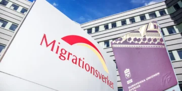 ۱۱ صفحه سؤال برای دریافت تابعیت سوئد