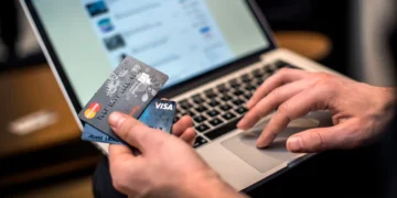 ۱۴ بانک دانمارکی ۲۰۰ هزار کارت پرداخت غیرقانونی صادر کرده‌اند