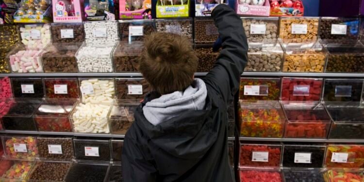 تورم هزینه های ماهانه بچه ها را در سوئد می خورد