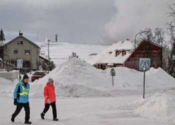 شهر کیرونا در منتهی الیه شمال سوئد با سرما و باد مواجه می شود