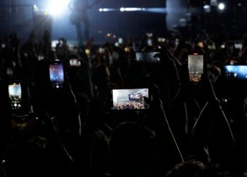 به این ترتیب پس از مرگ اکانت های شبکه های اجتماعی خود را پاک می کنید