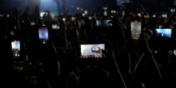 به این ترتیب پس از مرگ اکانت های شبکه های اجتماعی خود را پاک می کنید