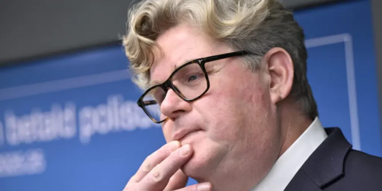 وزیر دادگستری سوئد به تبهکاران فراری هشدار داد: «یکی‌یکی به سراغ شما خواهیم آمد»