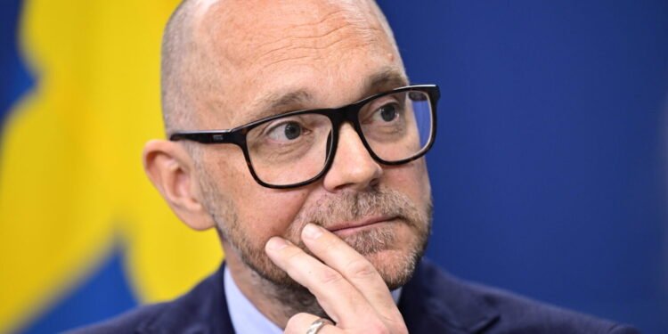 پیشنهاد حزب لیبرال: معافیت مالیاتی برای 500 هزار کرون اول درآمد