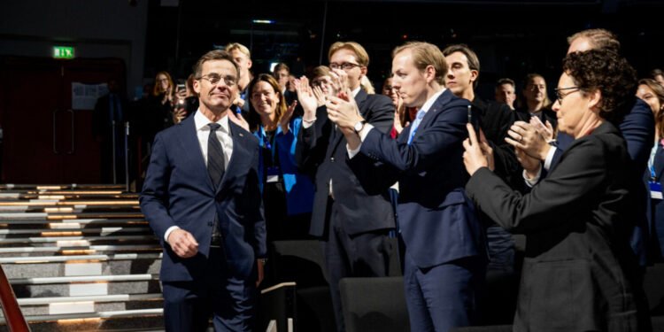 تأثیرگذارترین افراد در اطراف نخست وزیر اولف کریسترزیون چه کسانی هستند؟