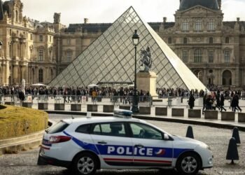 “هیچ جنایتی کامل نیست” شواهد به جا مانده از دزدان موزه لوور در صحنه جرم