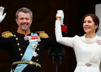 پادشاه فردریک و ملکه مری دانمارک در سفر رسمی خود به لتونی