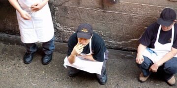 افزایش نارضایتی از کارکنان رستوران‌ها در سوئد