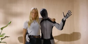 ربات «نئو»؛ نخستین خدمتکار خانگی هوشمند از نروژ وارد بازار شد