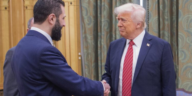 ملاقات خودمانی ترامپ با رئیس‌جمهور سوریه: «چند تا زن داری؟!»