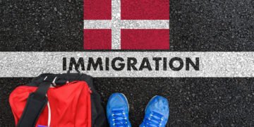 از هر ۸ خارجی که به دانمارک میایند ۷ نفر برمیگردند