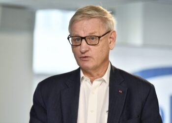 کارل بیلد، نخست‌وزیر سابق سوئد: جنگ غزه استانداردهای دوگانه غرب را برملا می کند