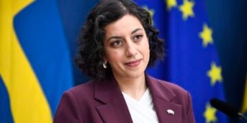 ممنوعیت کامل تلفن همراه در مدارس ابتدایی سوئد از پاییز آیندهوزیر آموزش و ادغام س…