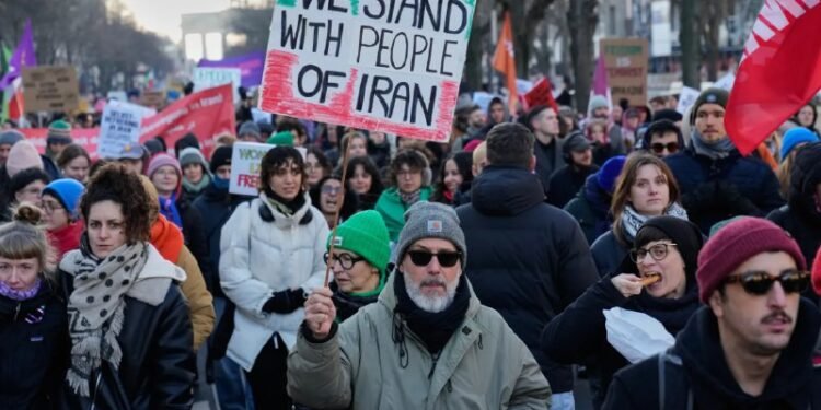 رسانه های دانمارک؛ بیش از ۳۰ هزار نفر کشته شدندروزنامه برلینگسکه دانمارک در گزار…