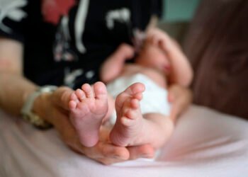 افزایش امتناع برخی والدین از تزریق ویتامین K به نوزادان در سوئد؛ هشدار پژوهشگران