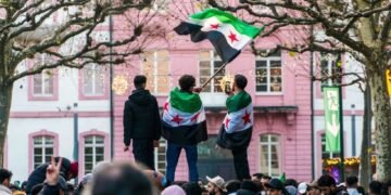 کاهش چشمگیر درخواست پناهندگی سوری‌ها در دانمارک طی سال ۲۰۲۵در سال ۲۰۲۵ تنها ۱۵۰ …